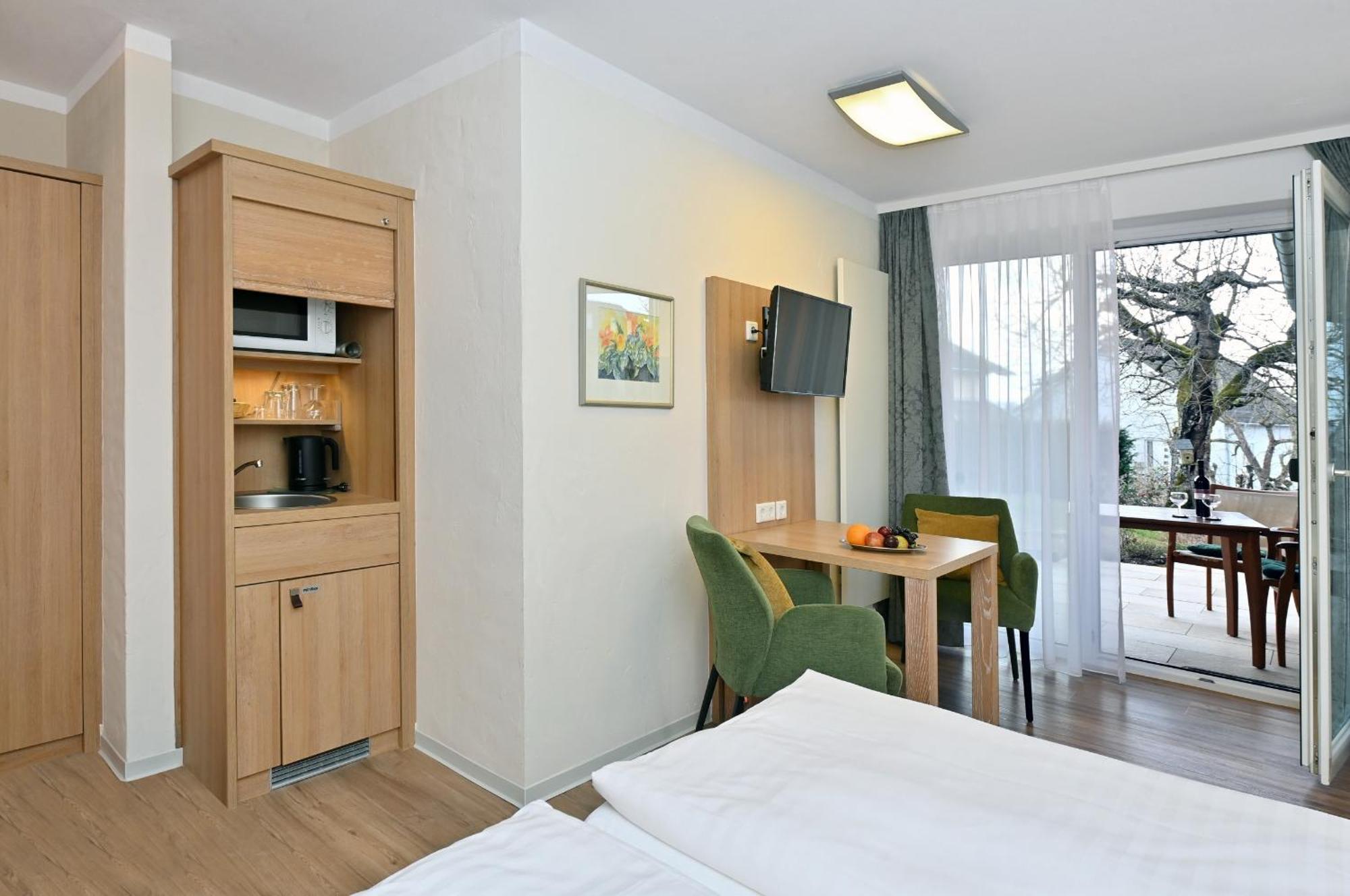 Landhaushotel Hof Wasserkuppe Poppenhausen Extérieur photo