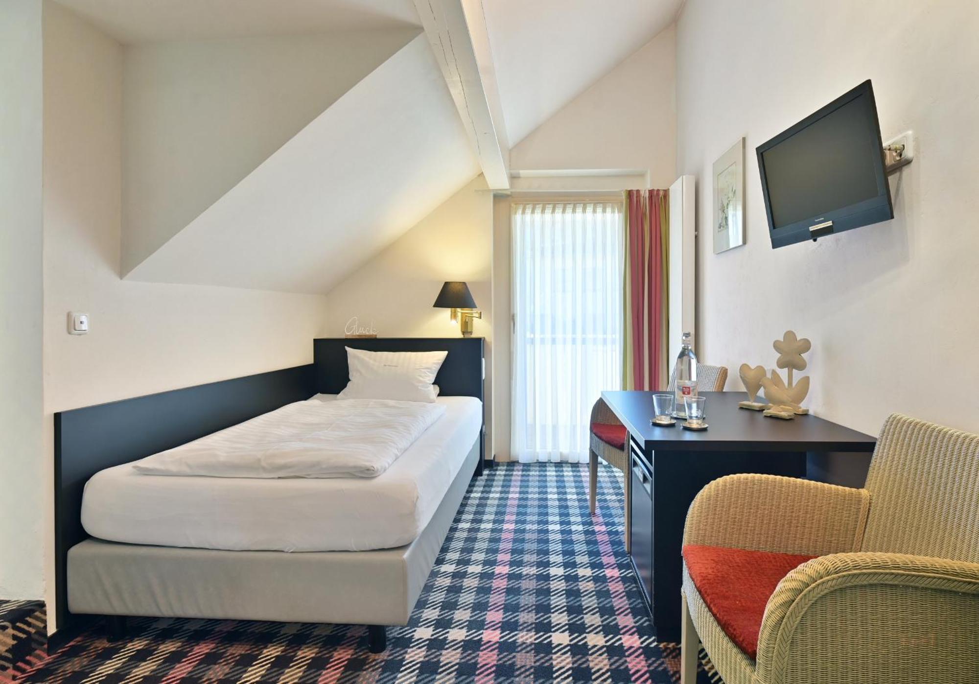 Landhaushotel Hof Wasserkuppe Poppenhausen Extérieur photo