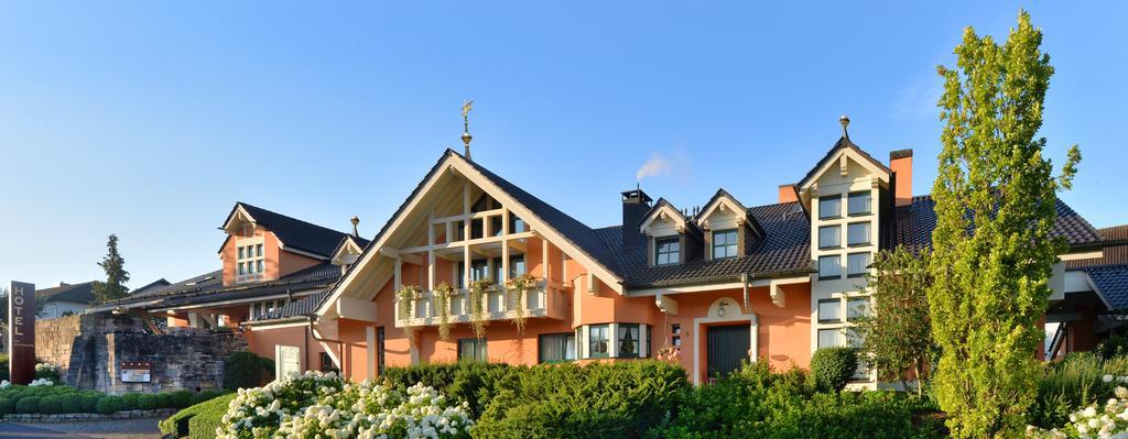 Landhaushotel Hof Wasserkuppe Poppenhausen Extérieur photo